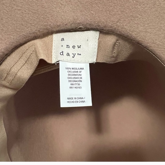 A-New-Day felt Tan Wide-Brim Hat w/matching velvet ribbon band EUC - Picture 2 of 2